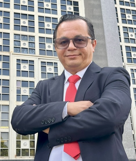 Dr. Luciano Santos